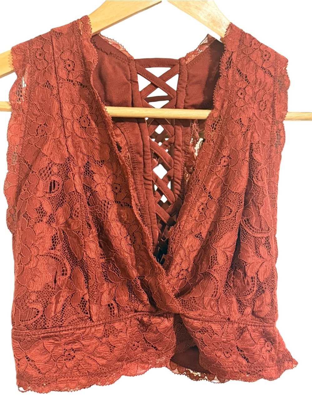 Women's Rust Lace Sleeveless V-Neck Top